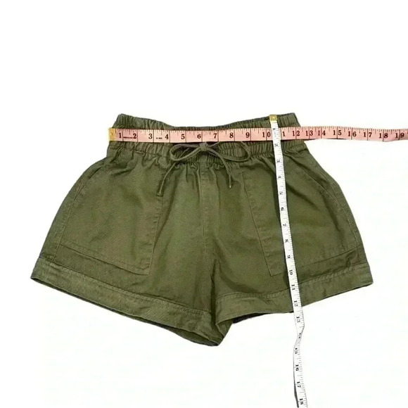 FOREVER 21 Tie-Waist Twill Shorts - Picture 4 of 6